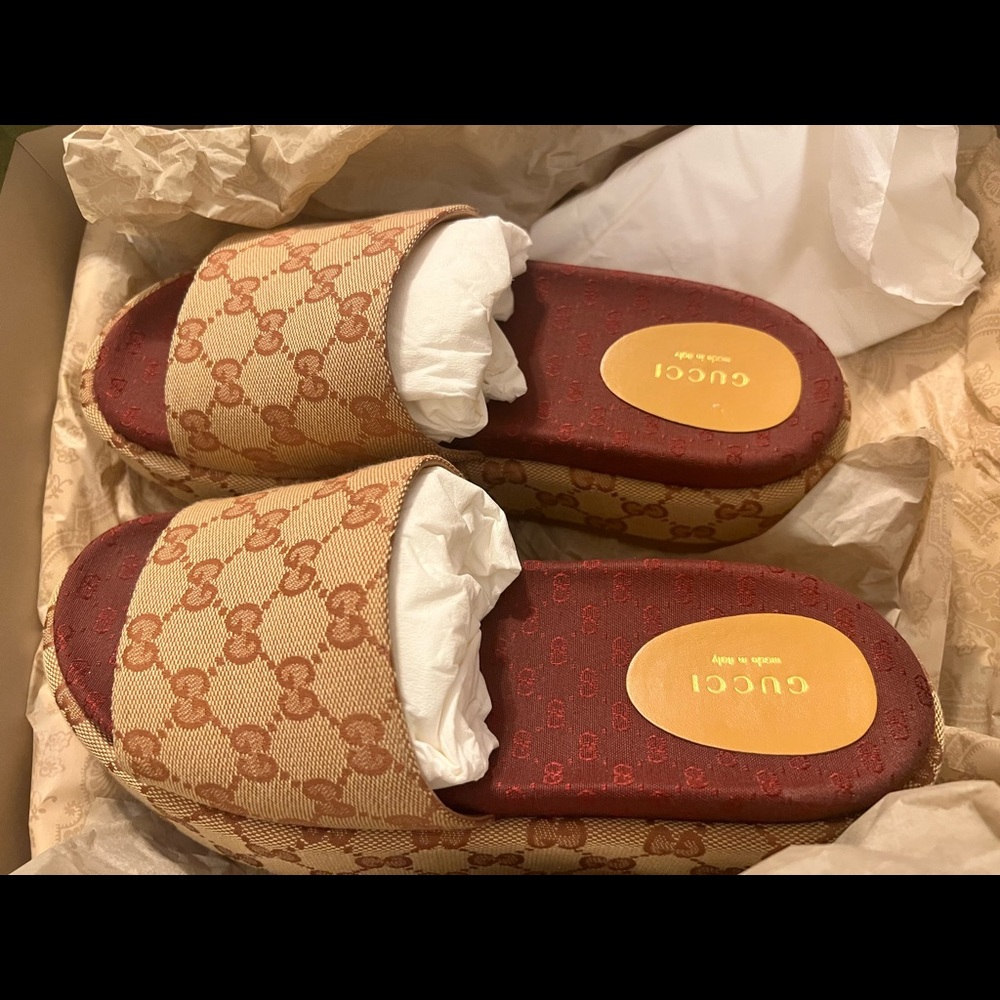 Gucci women original GG slide sandal